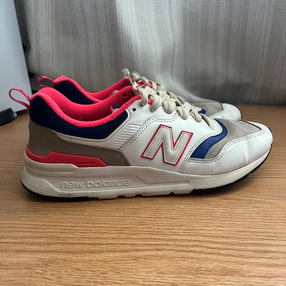Men’s Size 10.5 New Balance 997 Shoes